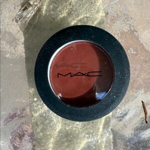 MAC Cosmetics Devoted to chili